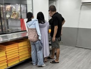 参观逸展燕窝工厂