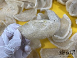 刚买的燕窝颜色发黄有霉点是什么原因,带你了解背后的真相