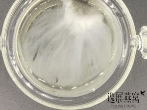 泡发后的燕窝有燕毛可以直接炖吗?燕毛吃进肚子会有什么后果