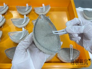 揭秘湿挑燕窝是怎么定型推模的(燕窝卖相好不好的关键点)